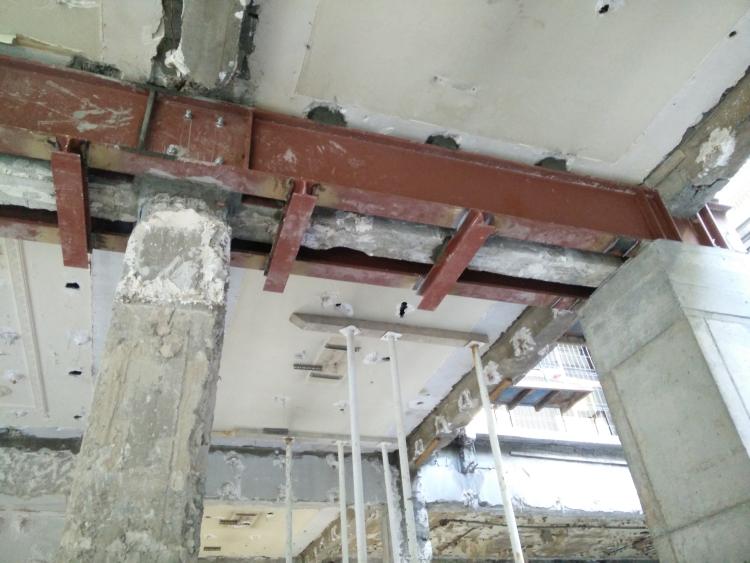 Estructura d'apeuament dels pilars