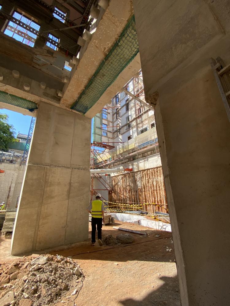 Sota el volum prismàtic